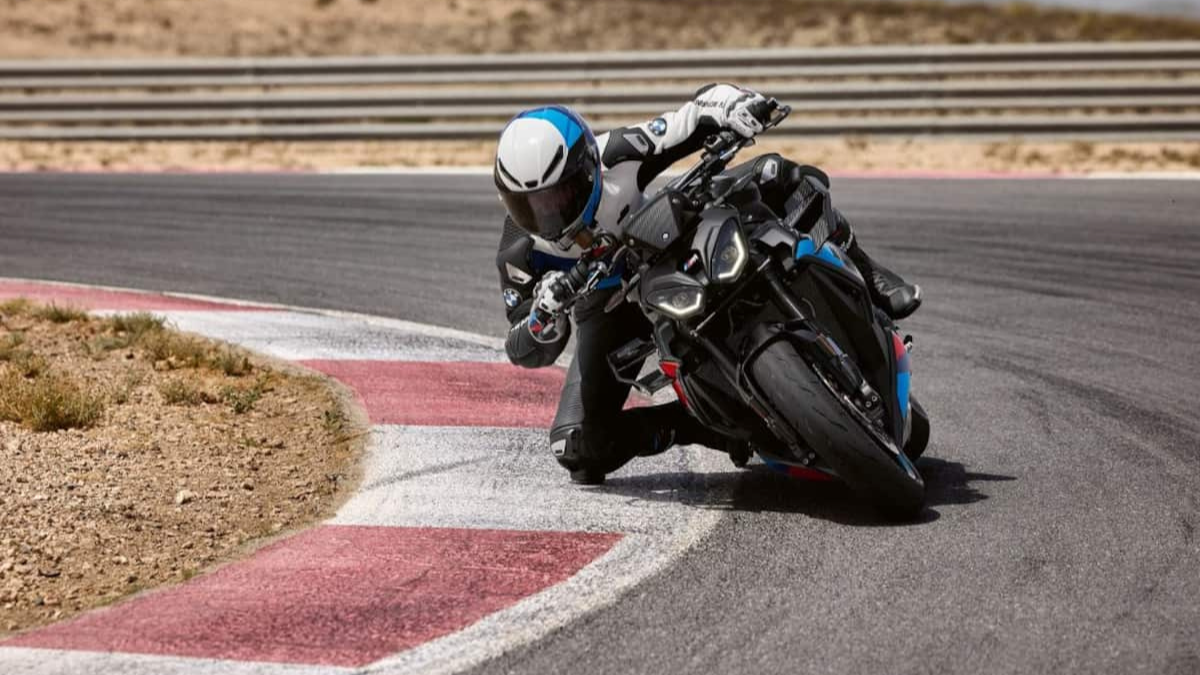 BMW M 1000 R 210HP 300kmh