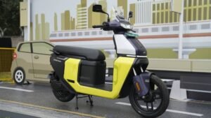 TVS Orbiter V1 Electric Scooter: ₹49,999 की शुरुआती कीमत में लॉन्च, किफायती EV से बदल सकता है शहरों का सफर
