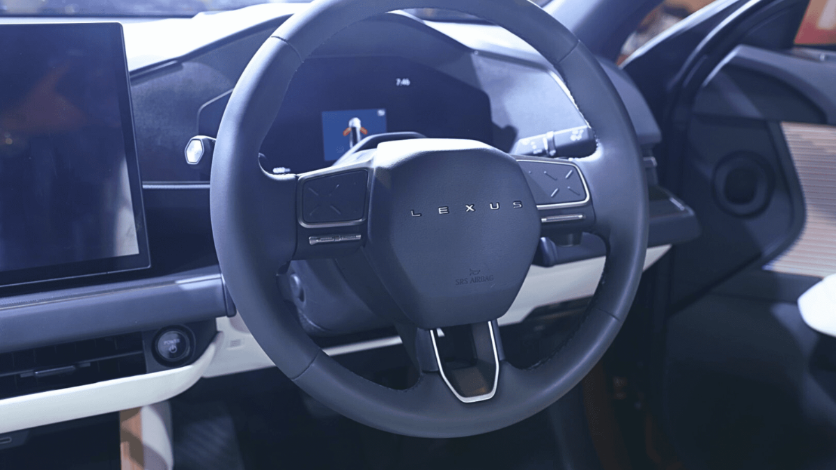 Lexus Launches New ES 500e